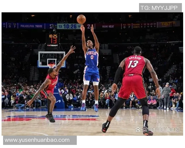 七十六人队在激烈对决中挑战热火队,争夺季后赛关键胜利的精彩战役